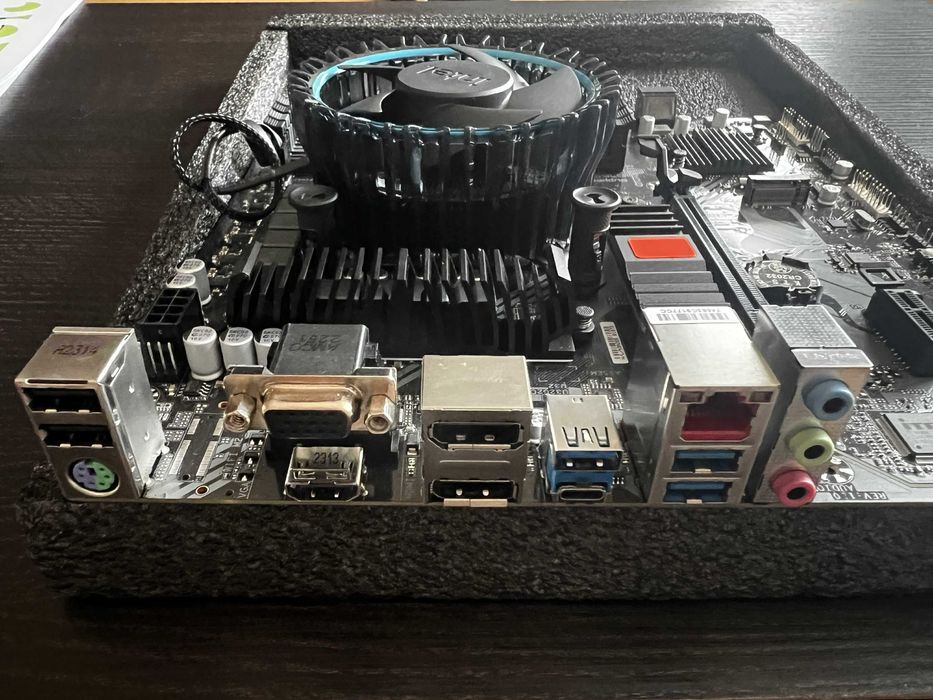 Дъно GIGABYTE B760M DS3H DDR4 + процесор Intel Core i3-12100F