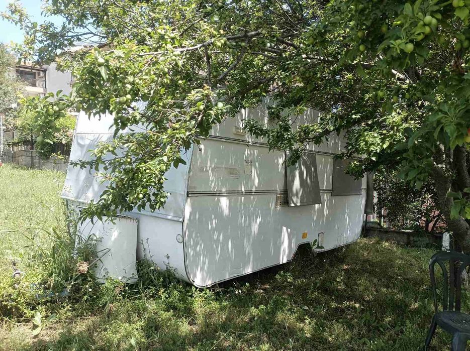 Продавам каравана 1200