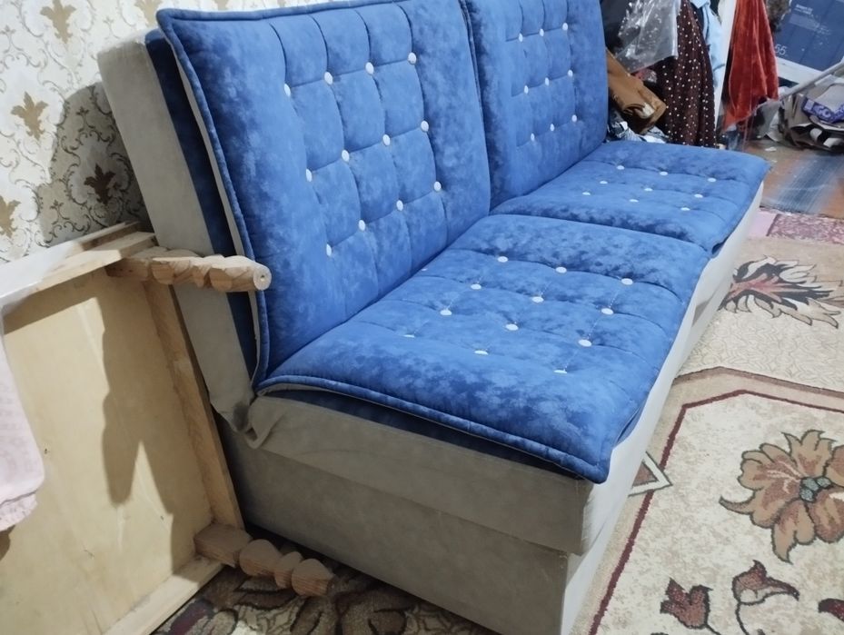Продаю мягкий мебель