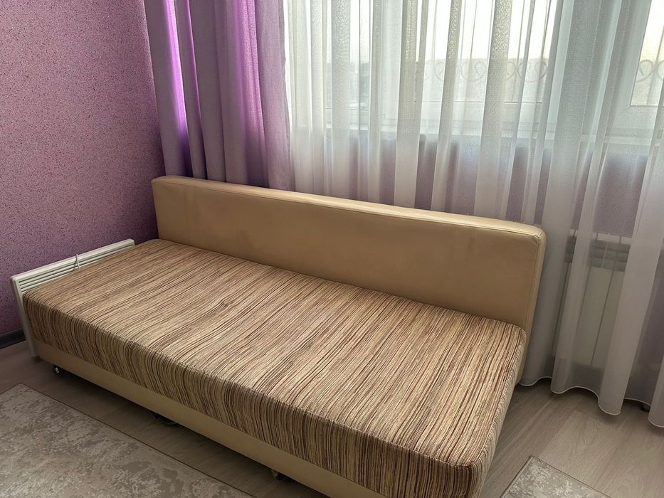 Диван в хорошем состоянии