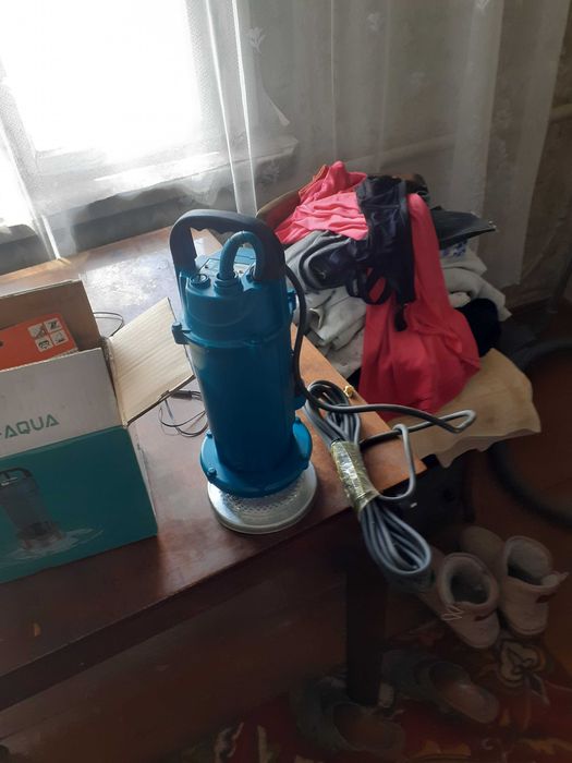 продаю насос дренажный
