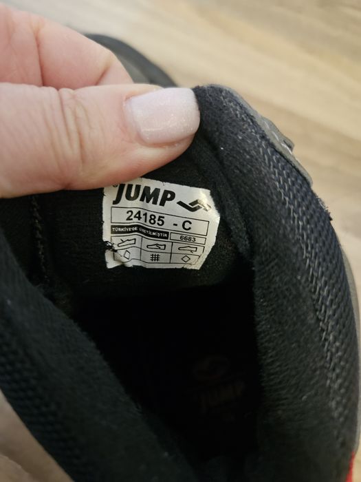 Нови туристически обувки 35н.