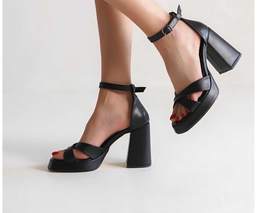 Дамски обувки с ток / сандали