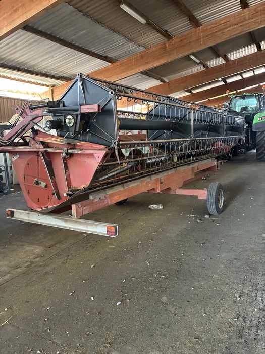 Combină Case 2188 cu header de păioase PRET 28000 euro TVA INCLUS