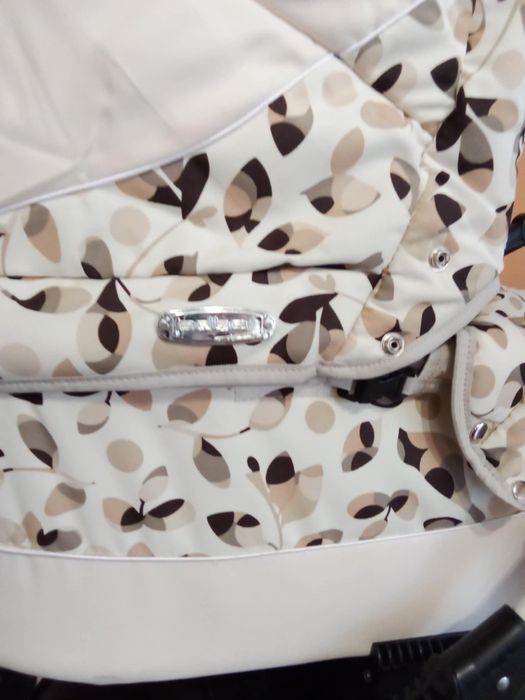 Продавам бебешка количка