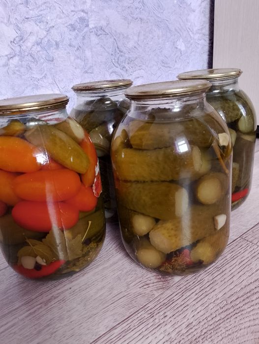 Продаю консервированные огурчики, ассорти