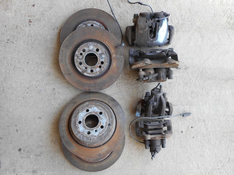 Спирачни апарати дискове накладки и АБС кабели за Мерцедес