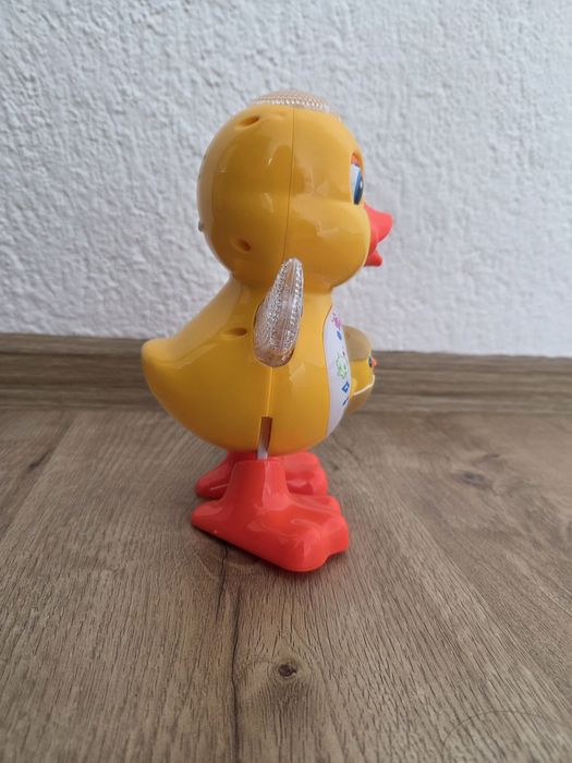 Детска играчка пате - пее и танцува