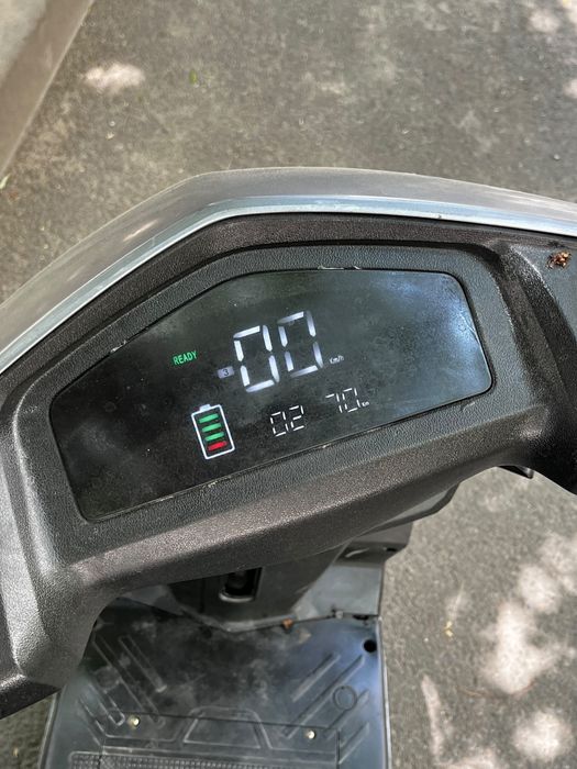 Продаю электроный скутер 1200w