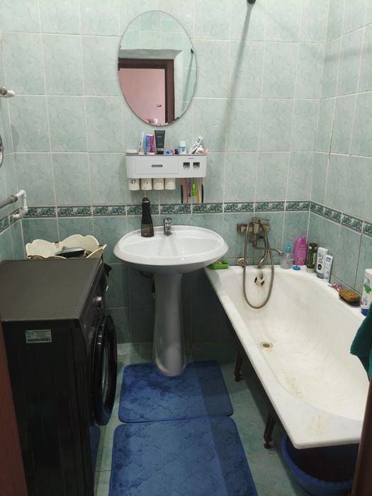 Продаётся 2-х комнатная, Алимжанова 16