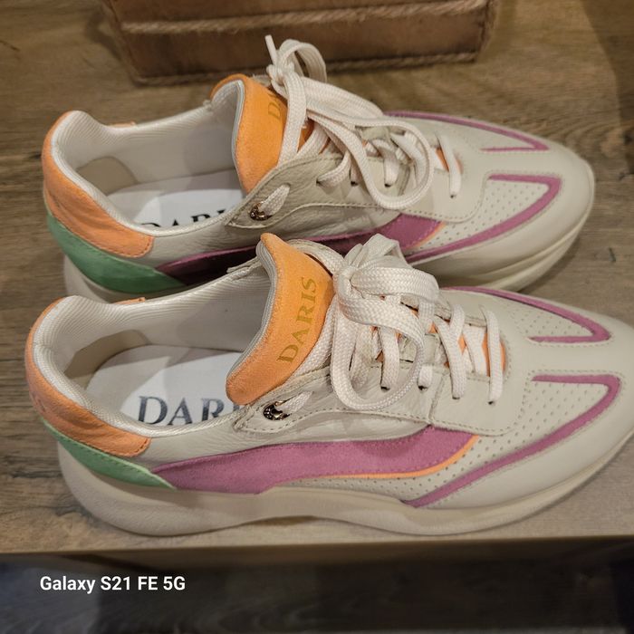 Сникърси Daris номер 40