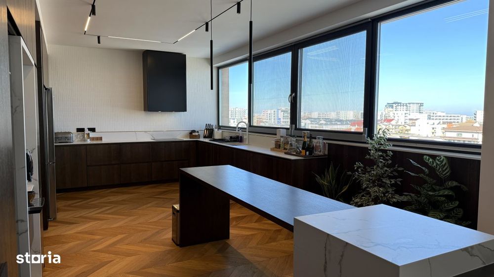 Penthouse pe bune, 5 camere, vedere la Mare si la Lac, 5 parcari subte