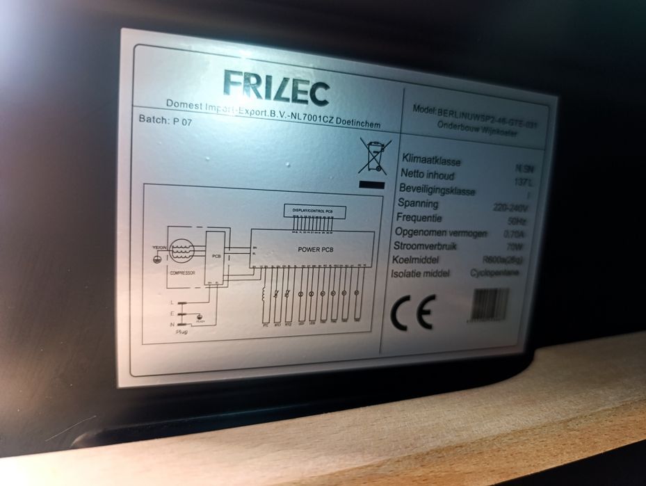 Нова!!!  Хладилна Витрина FRILEC за вино 44 бутилки