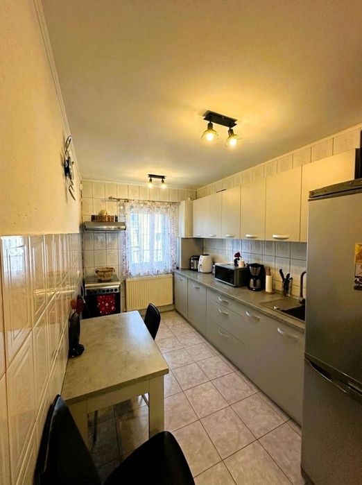 Vand apartament 4 camere