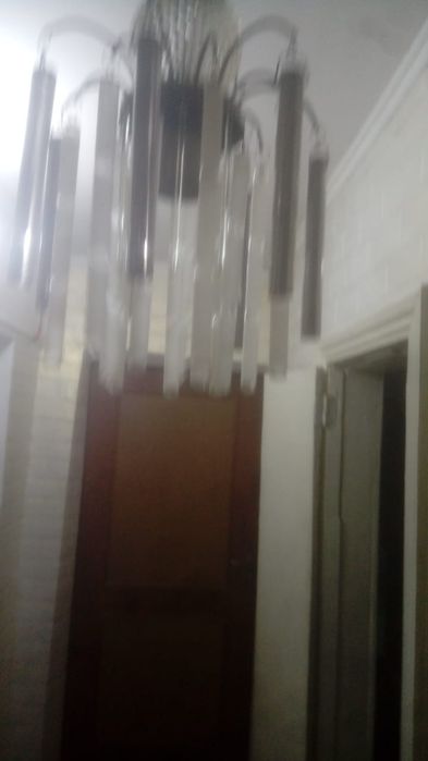 Продам люстру в отличном состоянии