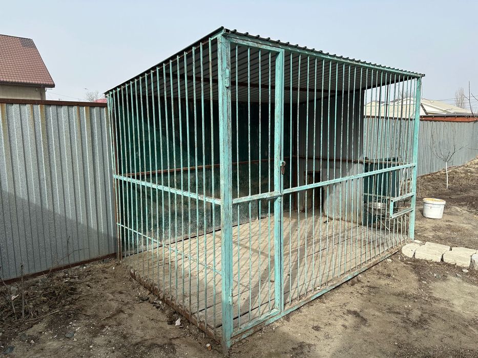 Продаётся вольер