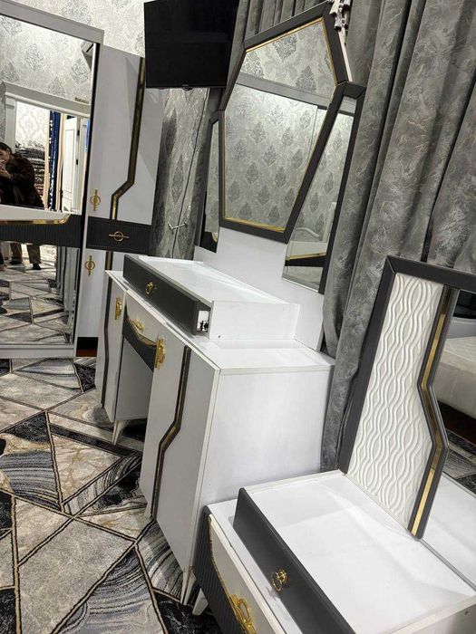 Mebel spalni garnitur.