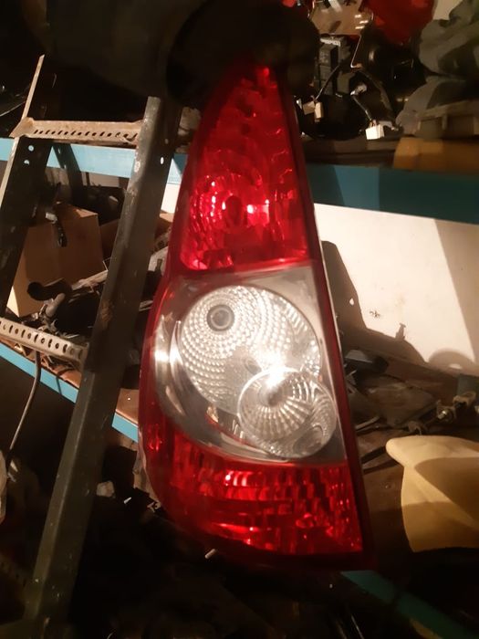 Приора Универсал разбор есть много запчастей