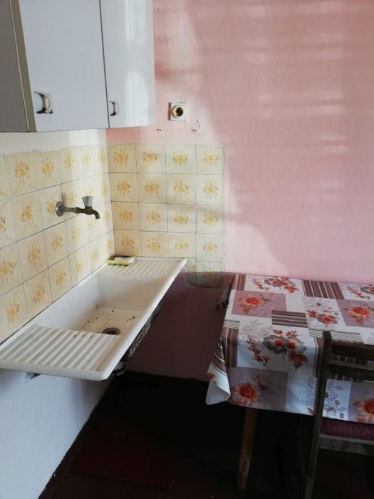 Къща в гр. Земен