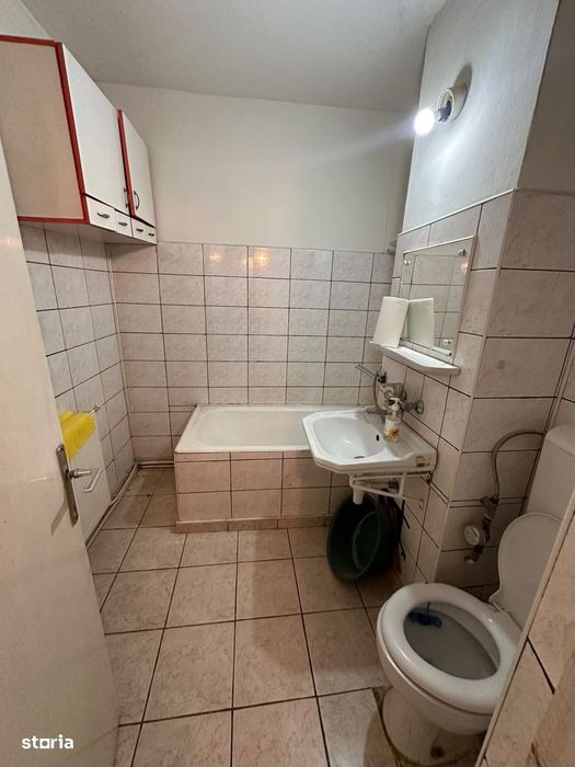 De vanzare apartament 4 camere,2 bai,2balcoane,etj1,zona ultracentrala