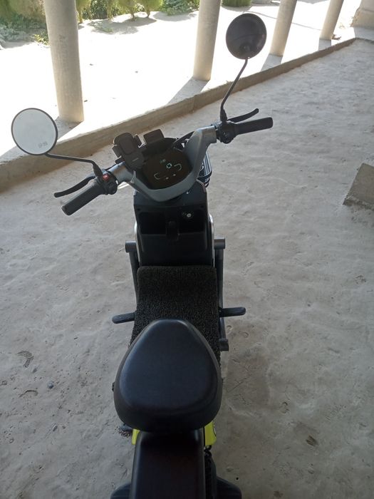 Sukuter sotiladi aybi yoq nomi Li9 5oy minilgan