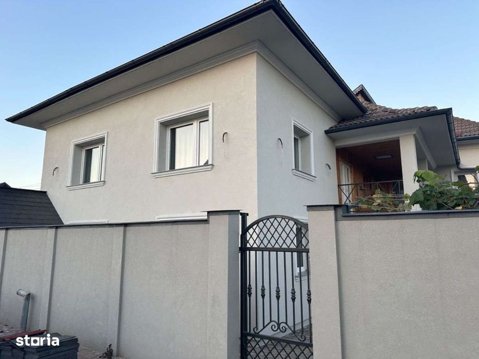 Casa tip duplex zona Clinică Hereditas