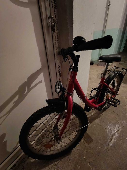 Bicicleta pentru copii 7-9 ani