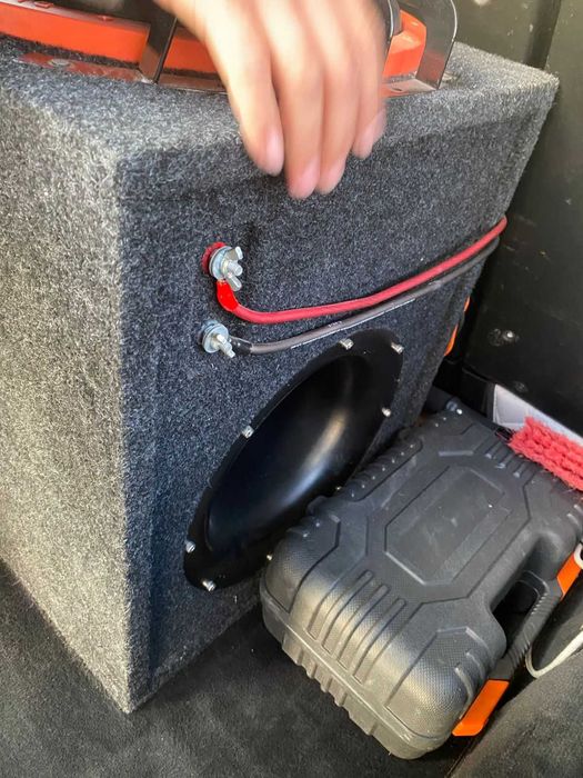 Сабвуфер моник короб