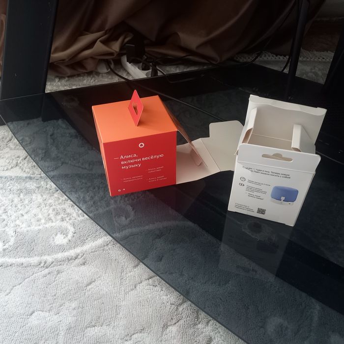 Срочно продам умную колонку Алиса!