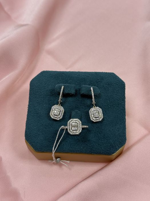 Золотой комплект с бриллиантами