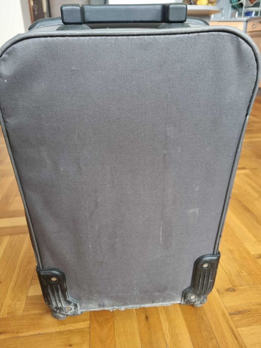 Среден размер куфар