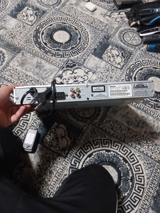 DVD philips cu CD este nou