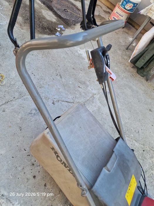 Masina de tuns iarba pe benzina HONDA HRB476 4CP cu TRACTIUNE+COS