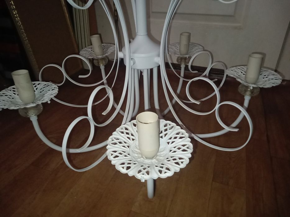 Роскошная люстра на пять лампочек