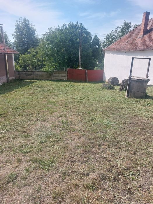Vând loc de casă