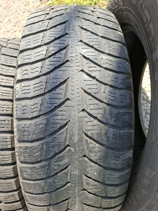 Продам шины 235/65/16С  нокиа