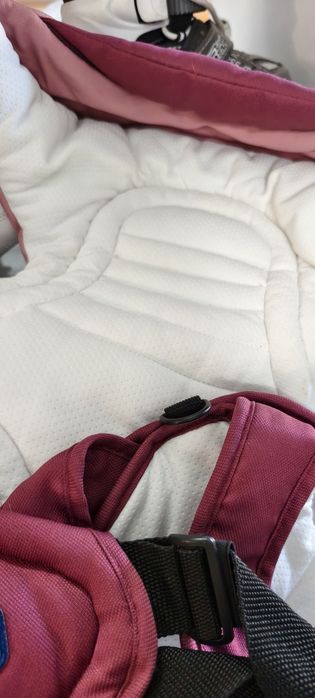 Продам кенгуру chicco