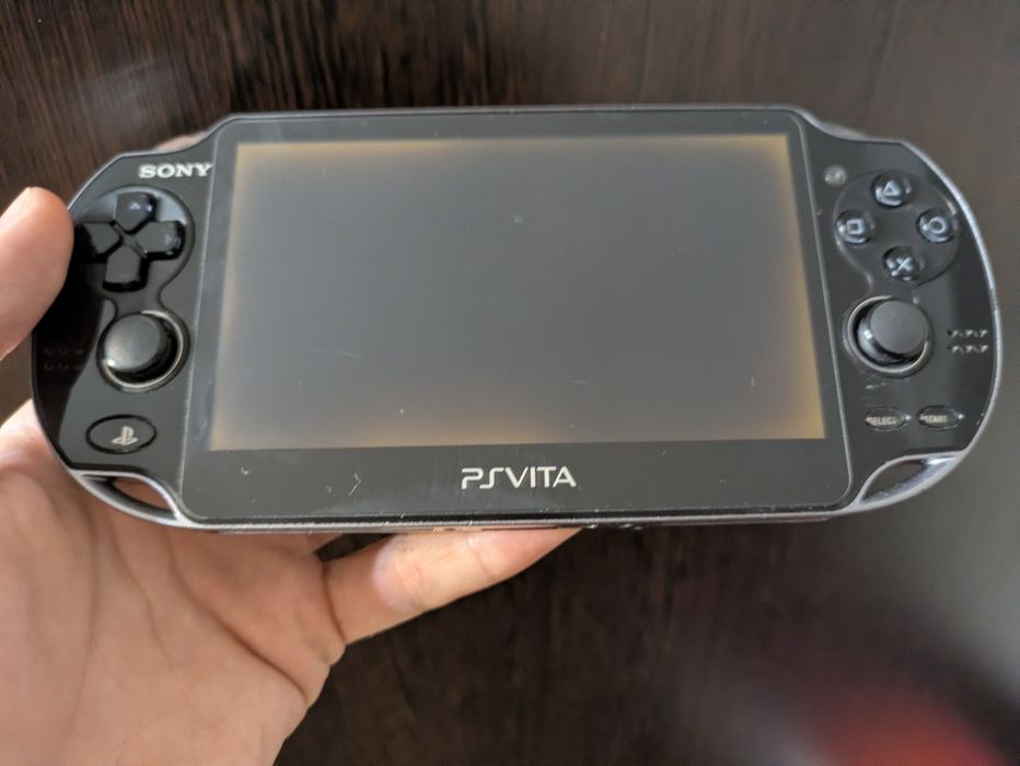 Продам ps vita 1000