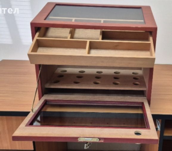 Луксозен хумидор за пури Habanos – със стъклен капак и чекмедже