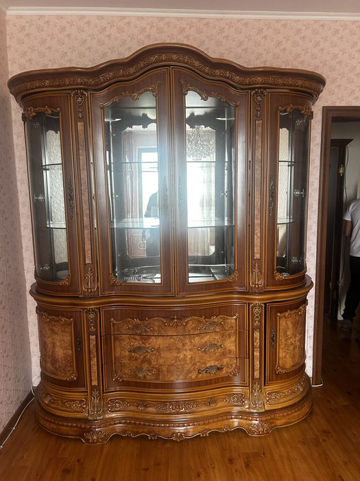 Сервант для гостинной