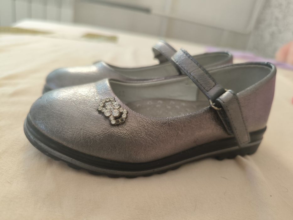 Продам детские сандали