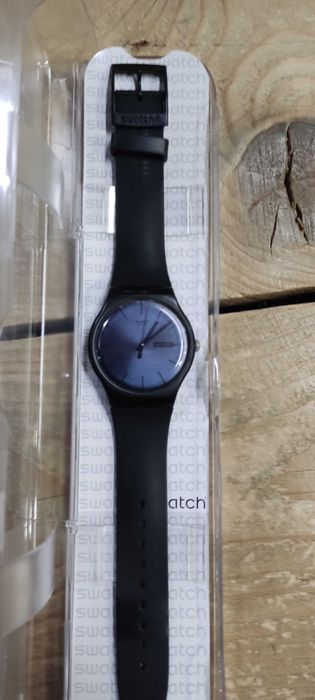 Swatch all black