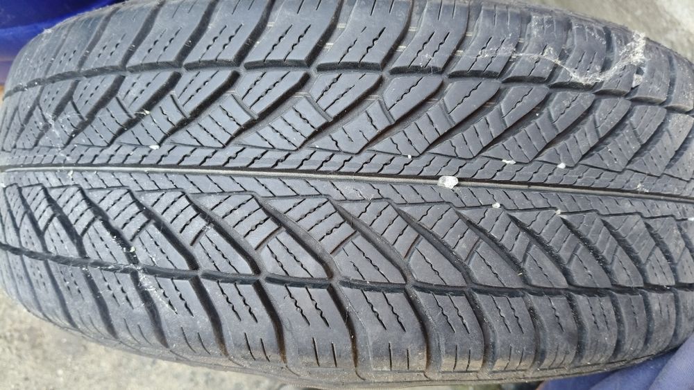 Vând jante  aliaj Skoda, Vw, echipate cu anvelope de iarnă Goodyear 205/55/16 . Ridicare personală din Rm. Vâlcea.