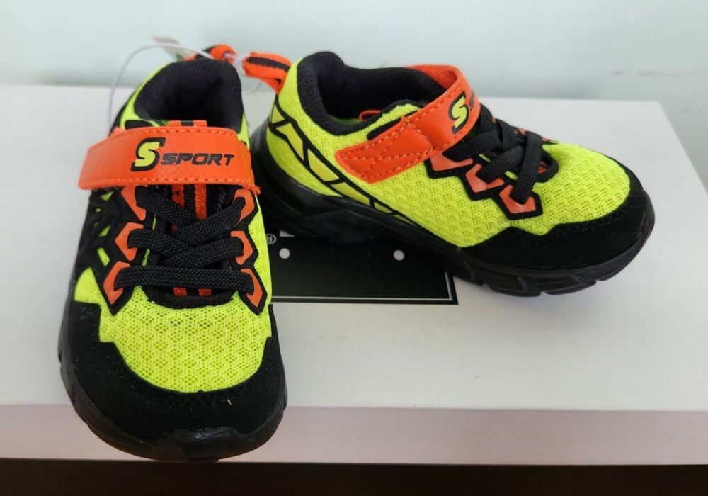 Кроссовки Skechers новые