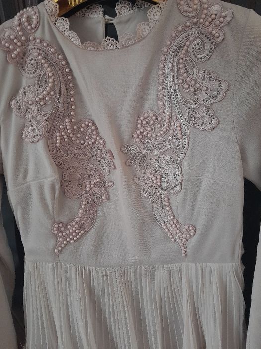 Продаются шикарные вечерние платья (для торжеств и свадеб)