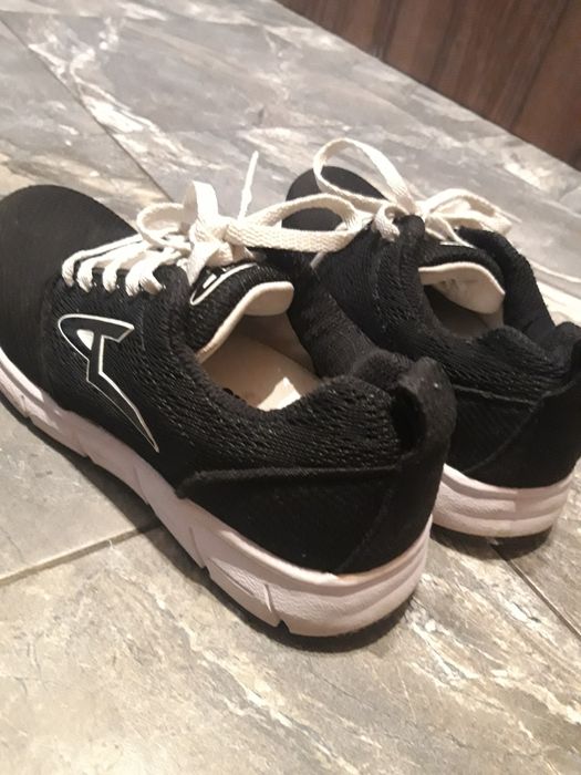 Детски маратонки, стелки 21,5 и 23см.