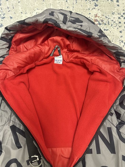 Продам куртку на девочку