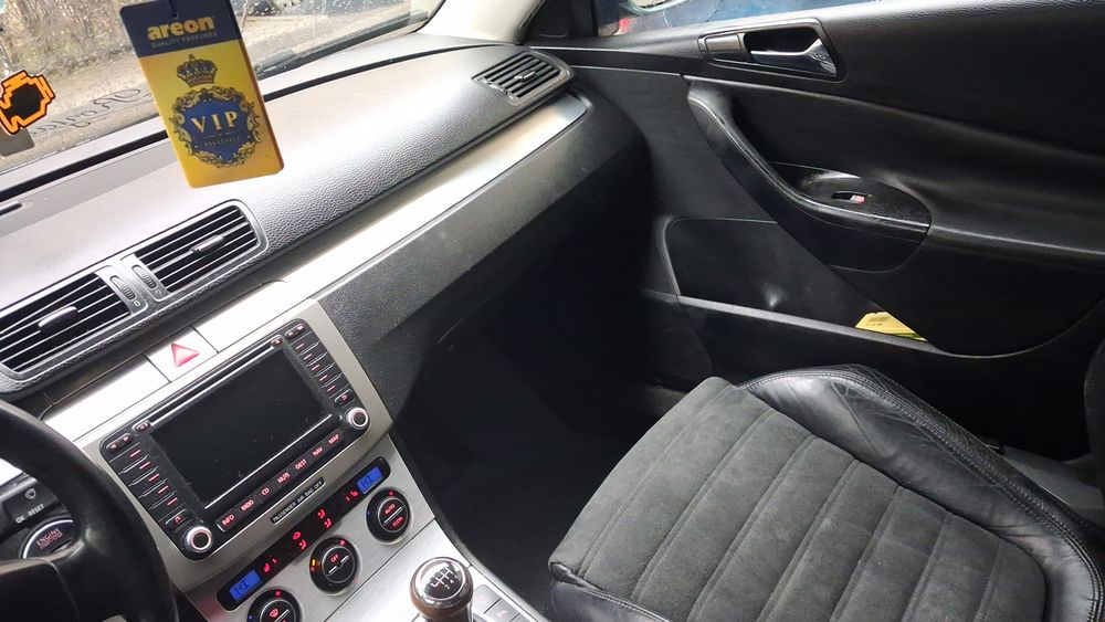 Vând vw passat b6