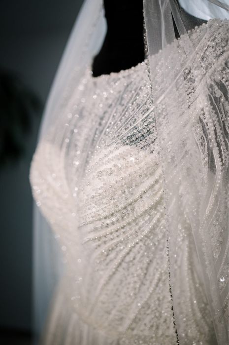 Vand rochie de mireasa cu trena