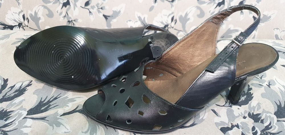 Încălțăminte de vânzare